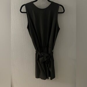 💖NEW💖Women’s Elegant Black Romper with Tie Bow Belt, Size Large